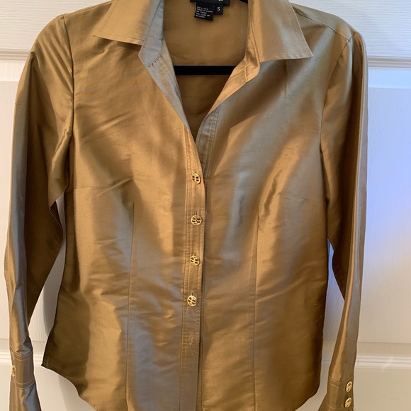 100% Silk blouse Gold button up top small - Picture 11 of 16